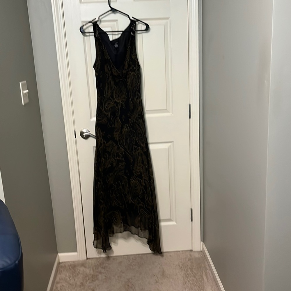 Black and gold sleeveless maxi dress